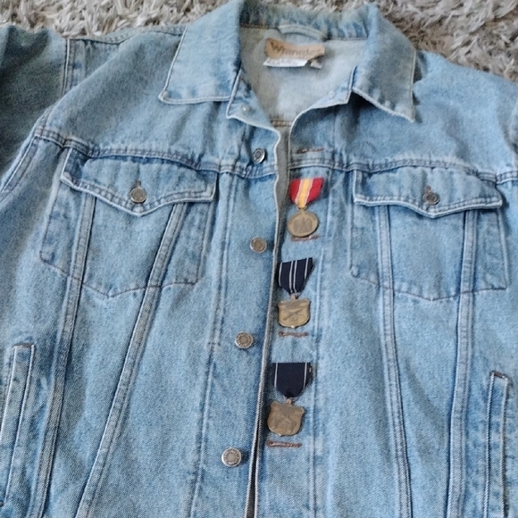 Vintage Denim Jacket with Medal Accents - Picture 3 of 8